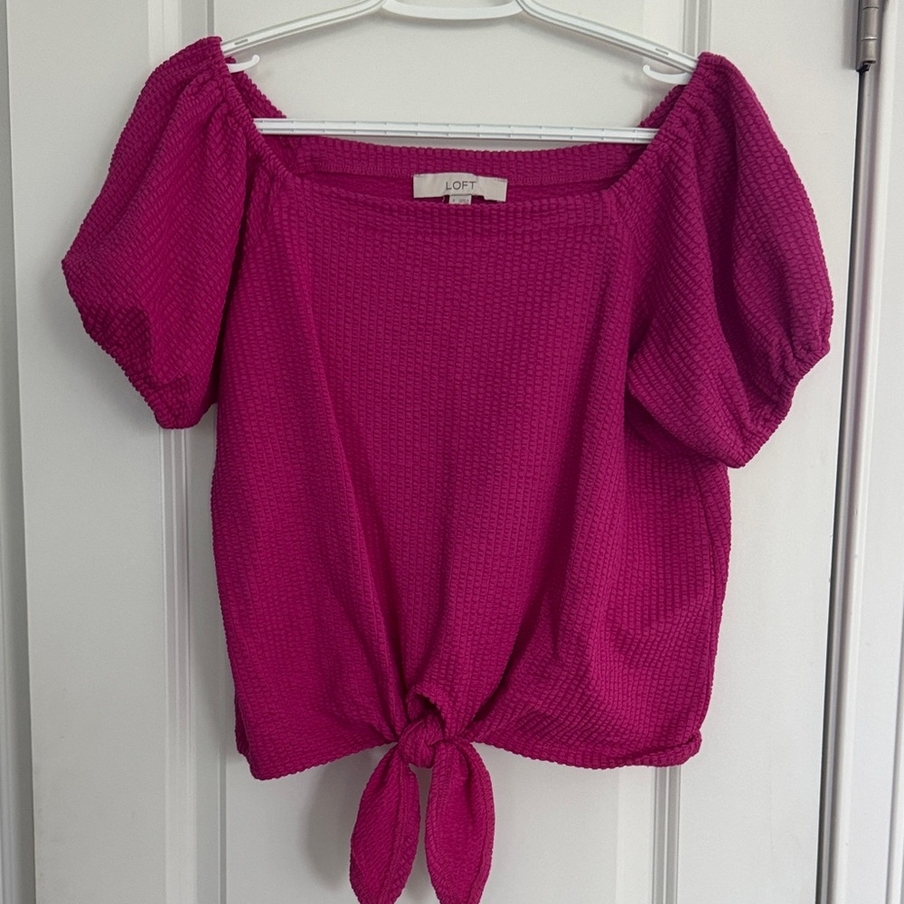 NWOT!!🥰❤️LOFT Fuchsia Textured Blouse with Tie-Front